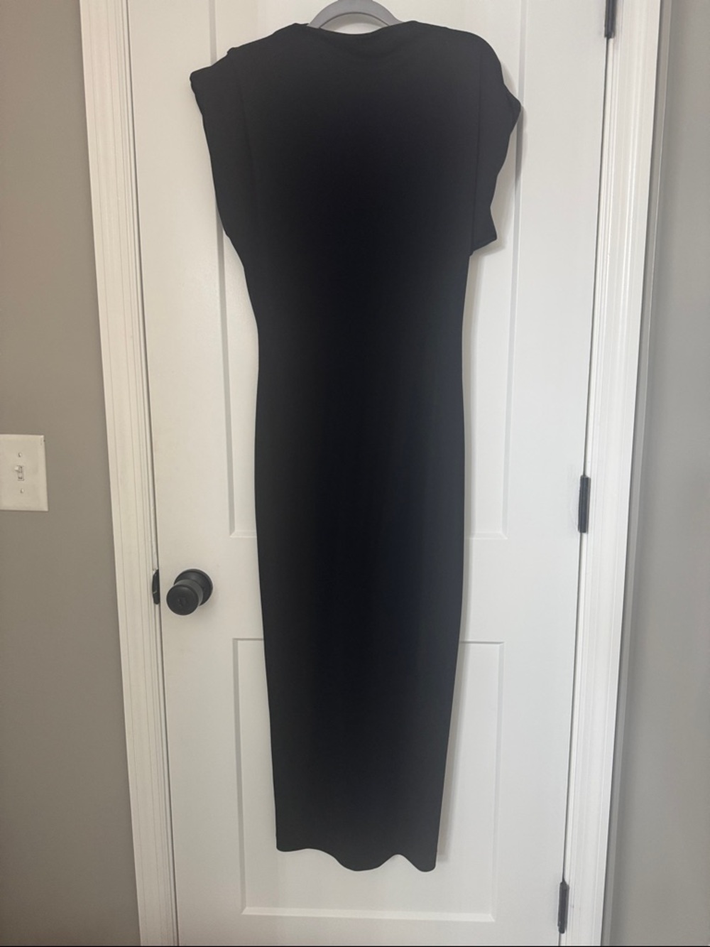 ANTONIO MELANI Black Cap-Sleeve Maxi Dress